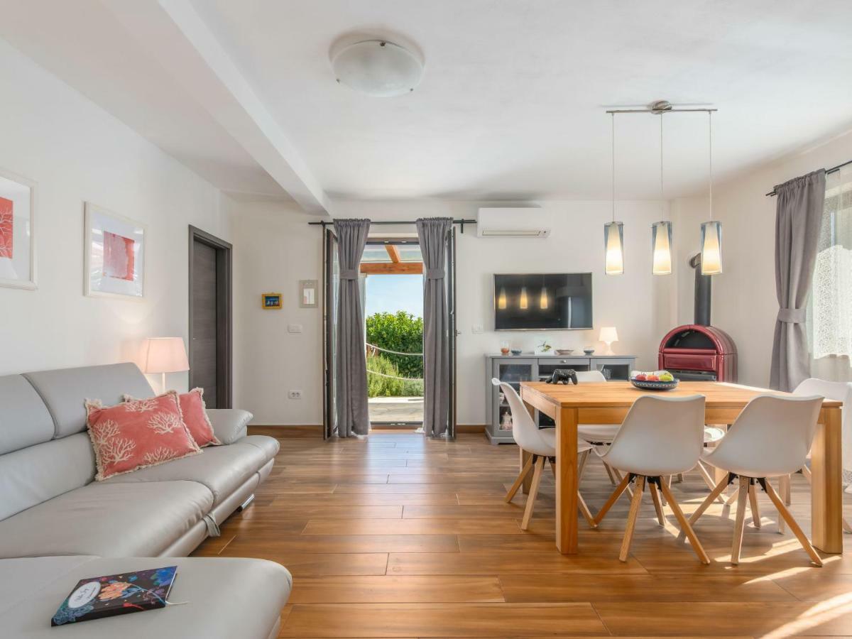 Holiday Home Villa Joy By Interhome Novigrad Istria 外观 照片