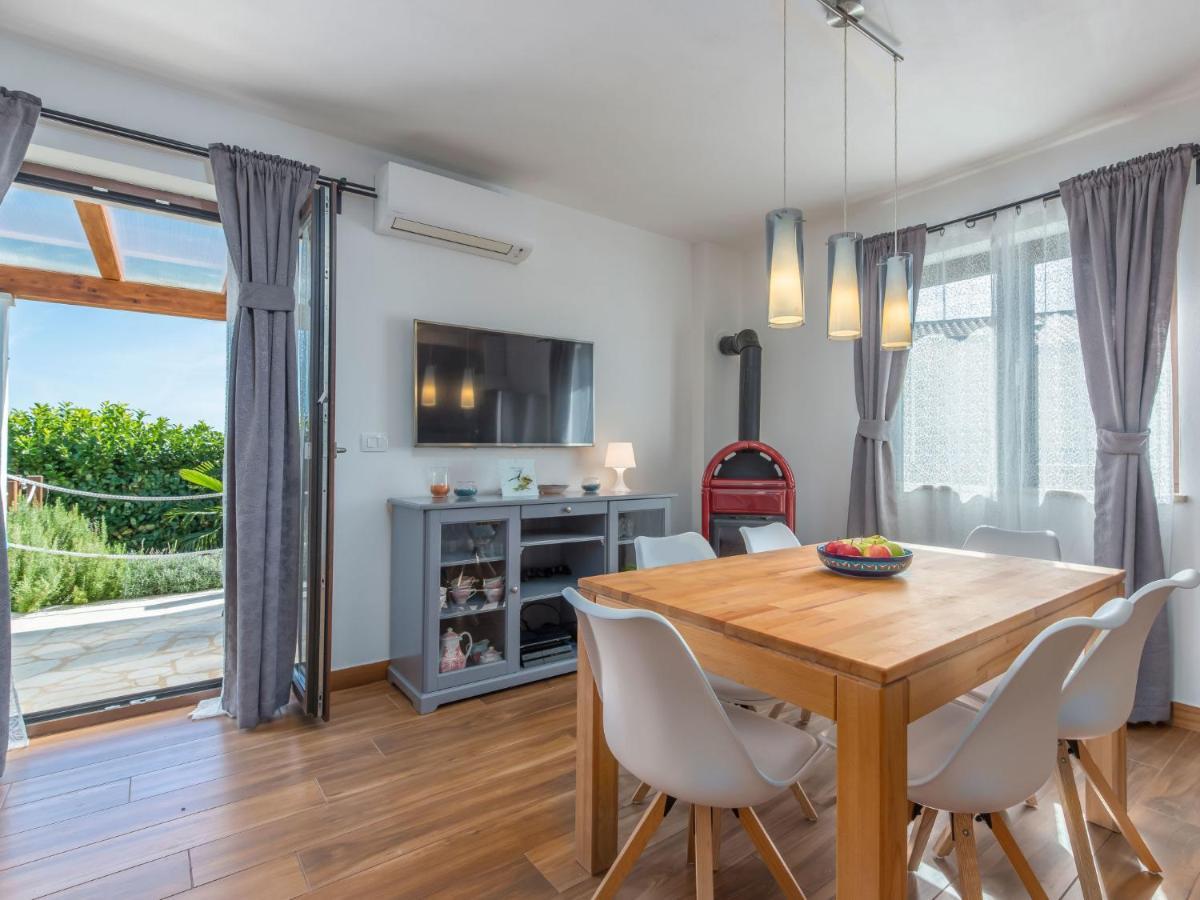 Holiday Home Villa Joy By Interhome Novigrad Istria 外观 照片