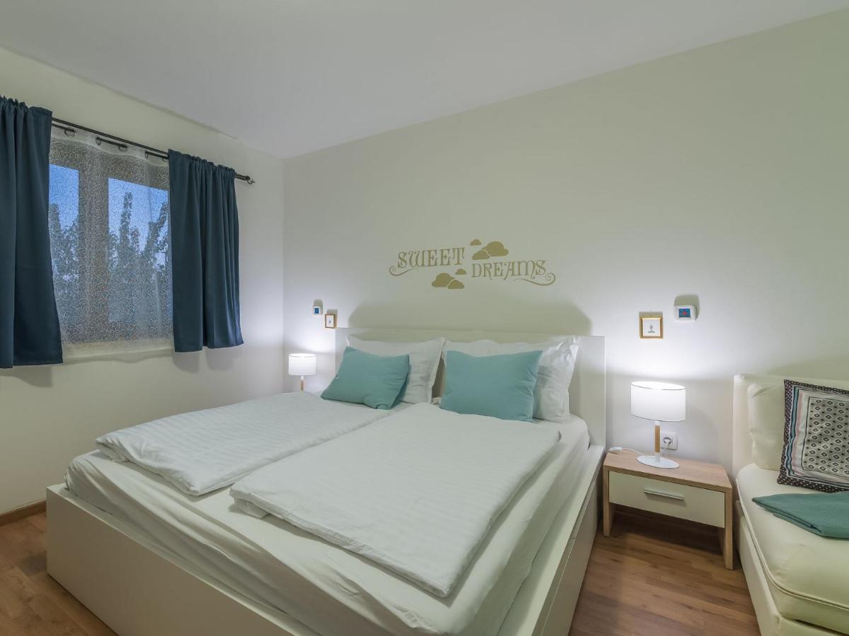 Holiday Home Villa Joy By Interhome Novigrad Istria 外观 照片